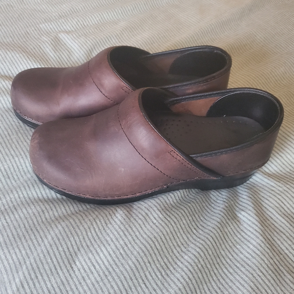 Dansko size 38 Brown Oiled Leather Clogs